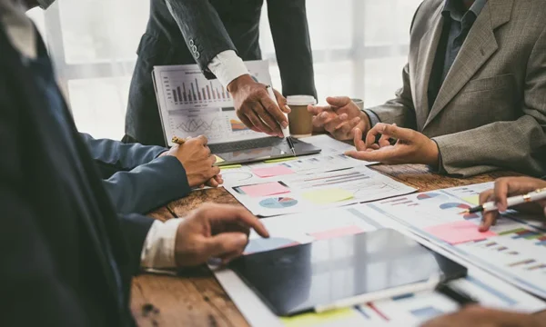 Desarrollo de planes en entornos dinámicos