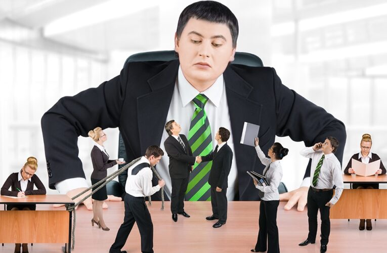 Cómo lidiar con un jefe microadministrador